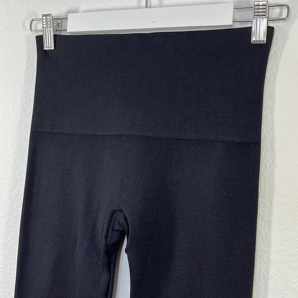 SPANX Look‎ at Me Now Black leggings size Medium Women’s clothing - Picture 4 of 12